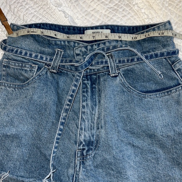 Forever 21 denim shorts size 27 in EUC. - Picture 9 of 14